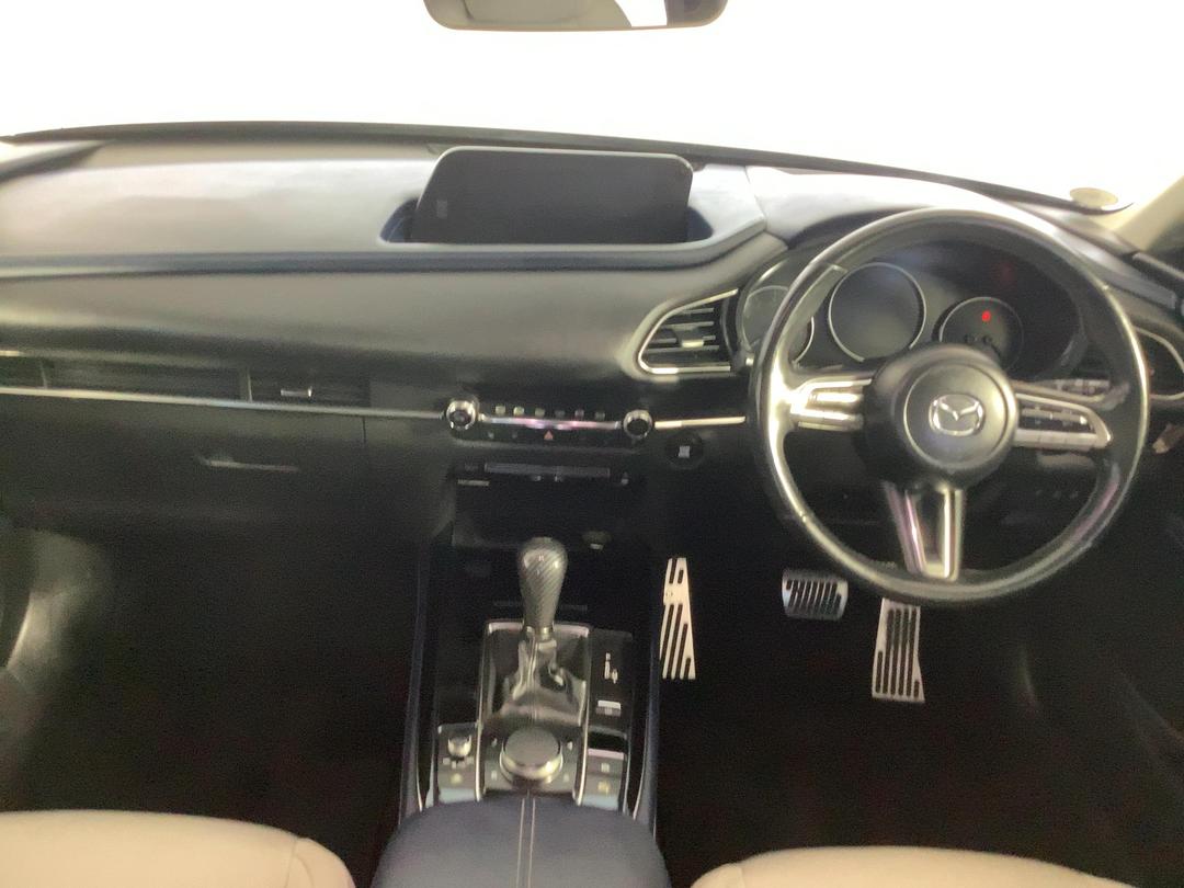 Photo '17' of Mazda CX-30