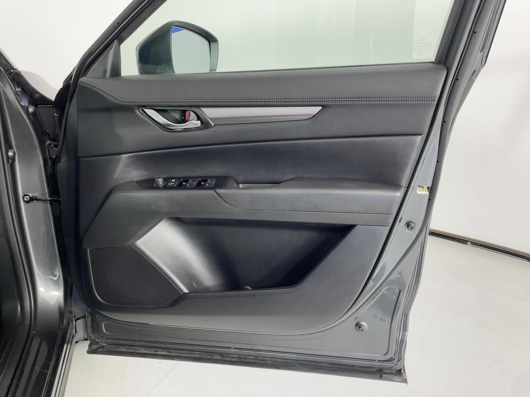 Photo '15' of Mazda CX-5
