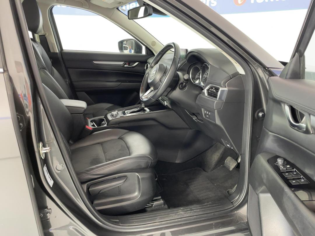Photo '16' of Mazda CX-5