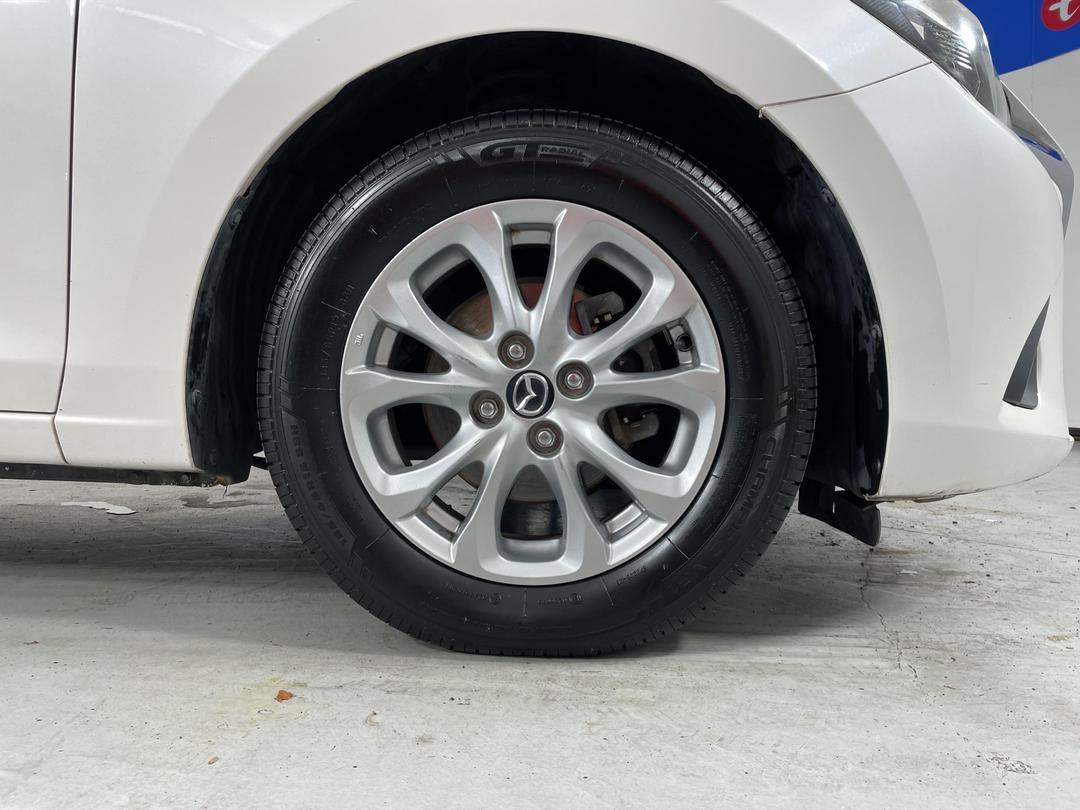 Photo '9' of Mazda Mazda2