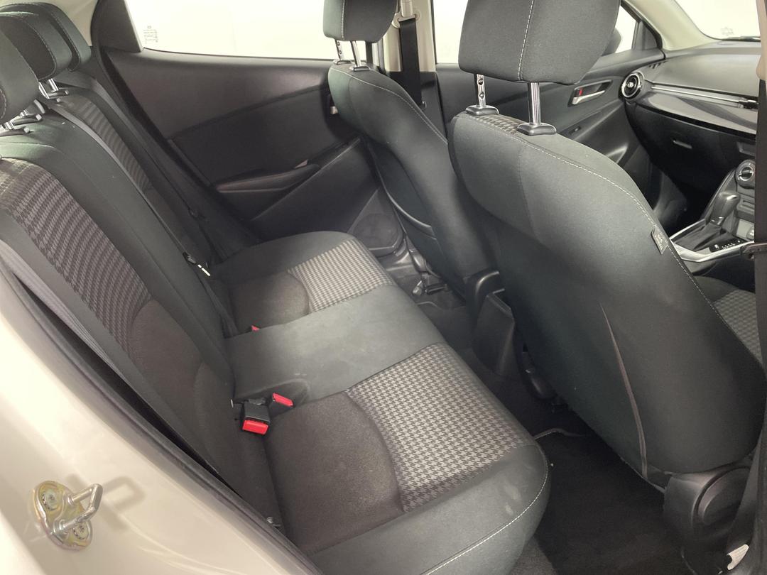 Photo '20' of Mazda Mazda2