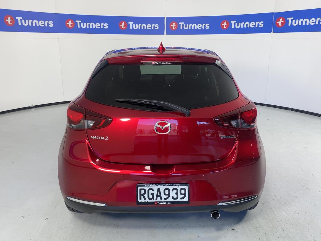 Photo '6' of Mazda Mazda2