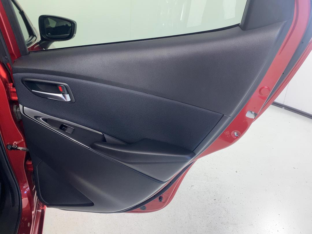 Photo '19' of Mazda Mazda2