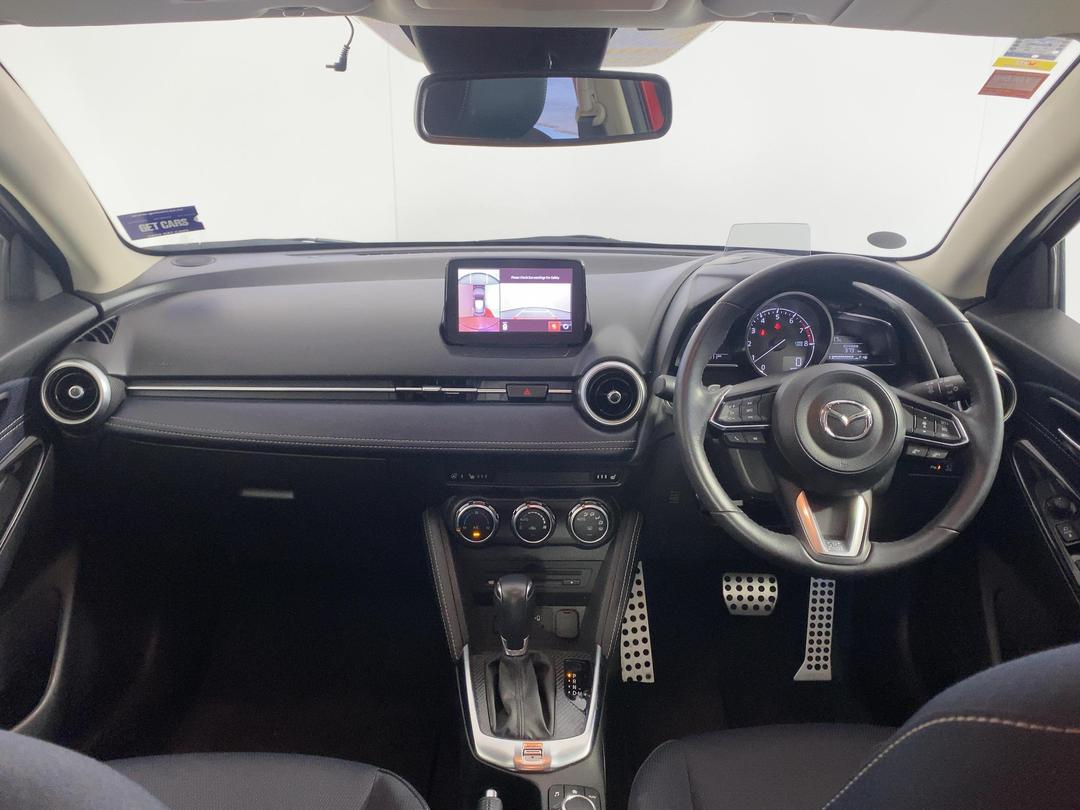 Photo '17' of Mazda Mazda2