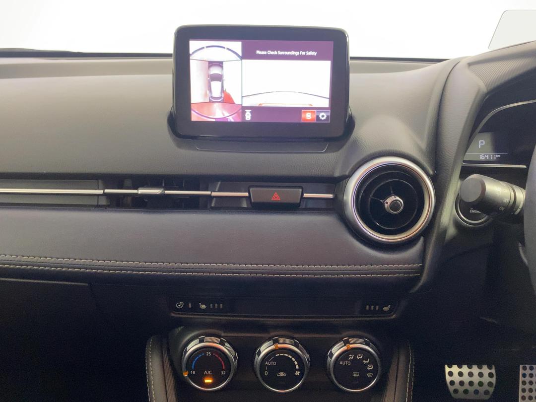 Photo '18' of Mazda Mazda2