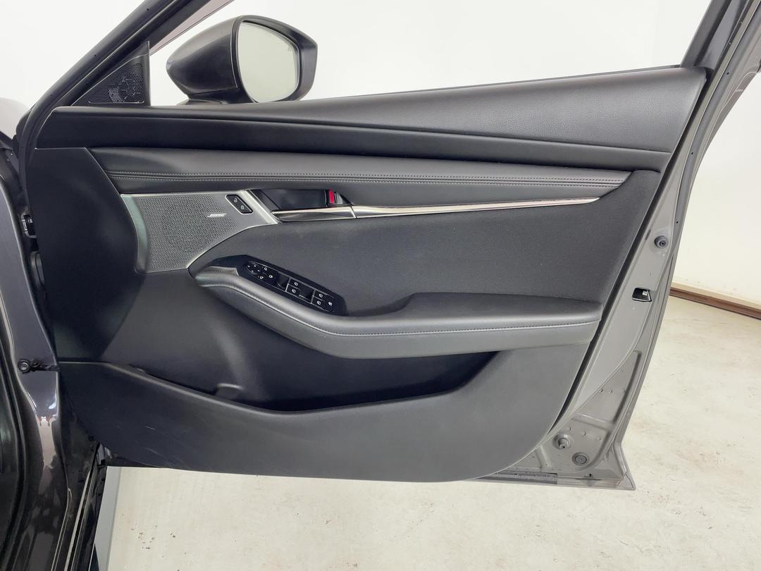 Photo '15' of Mazda Mazda3