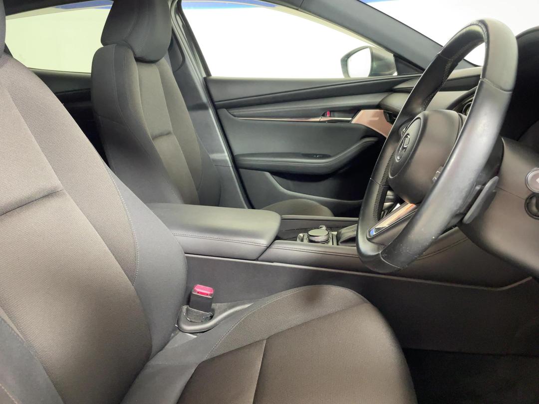 Photo '16' of Mazda Mazda3