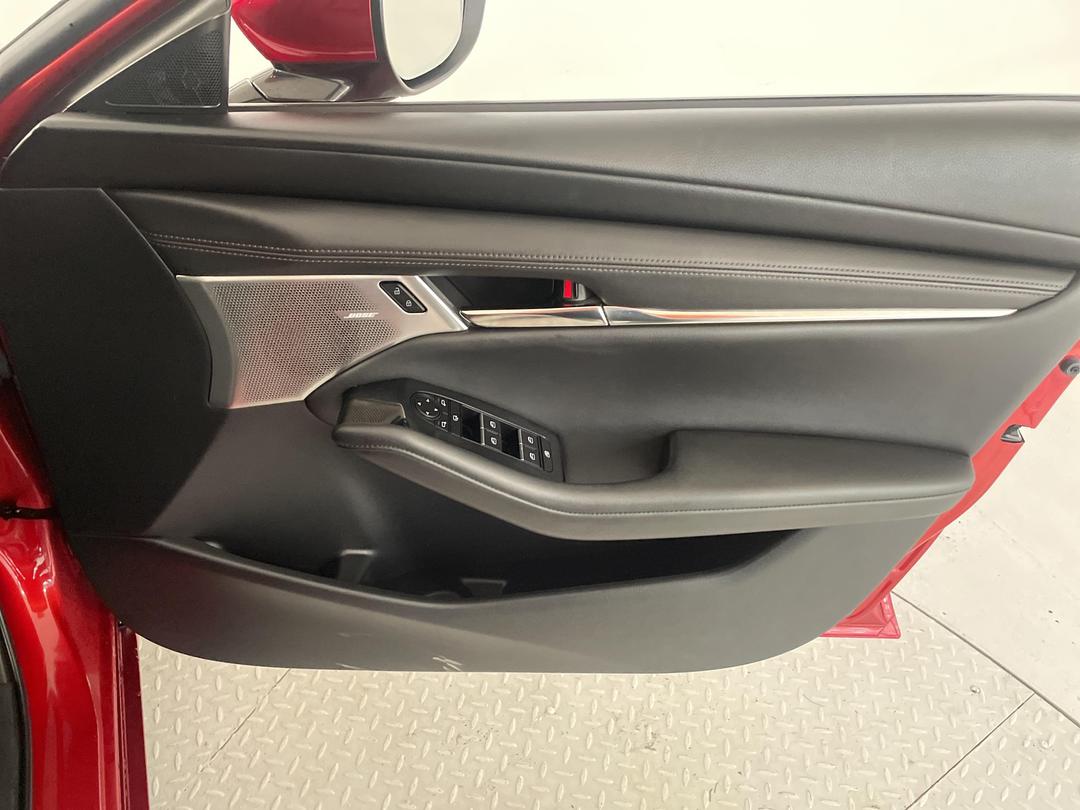 Photo '15' of Mazda Mazda3