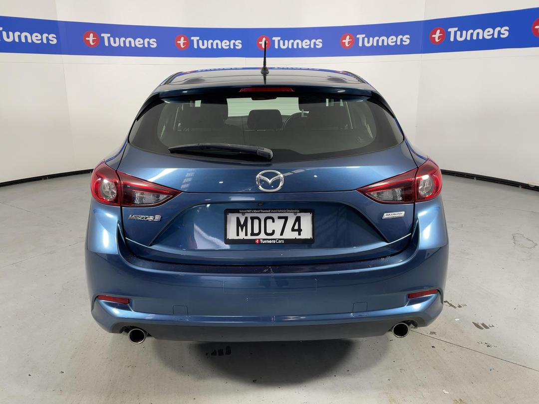 Photo '6' of Mazda Mazda3