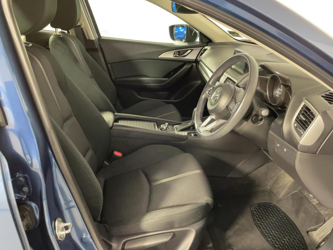 Photo '16' of Mazda Mazda3