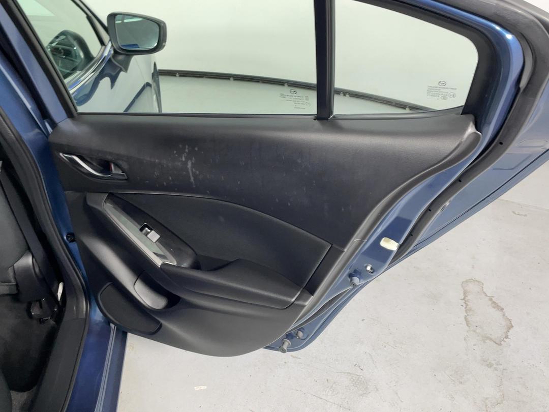 Photo '19' of Mazda Mazda3