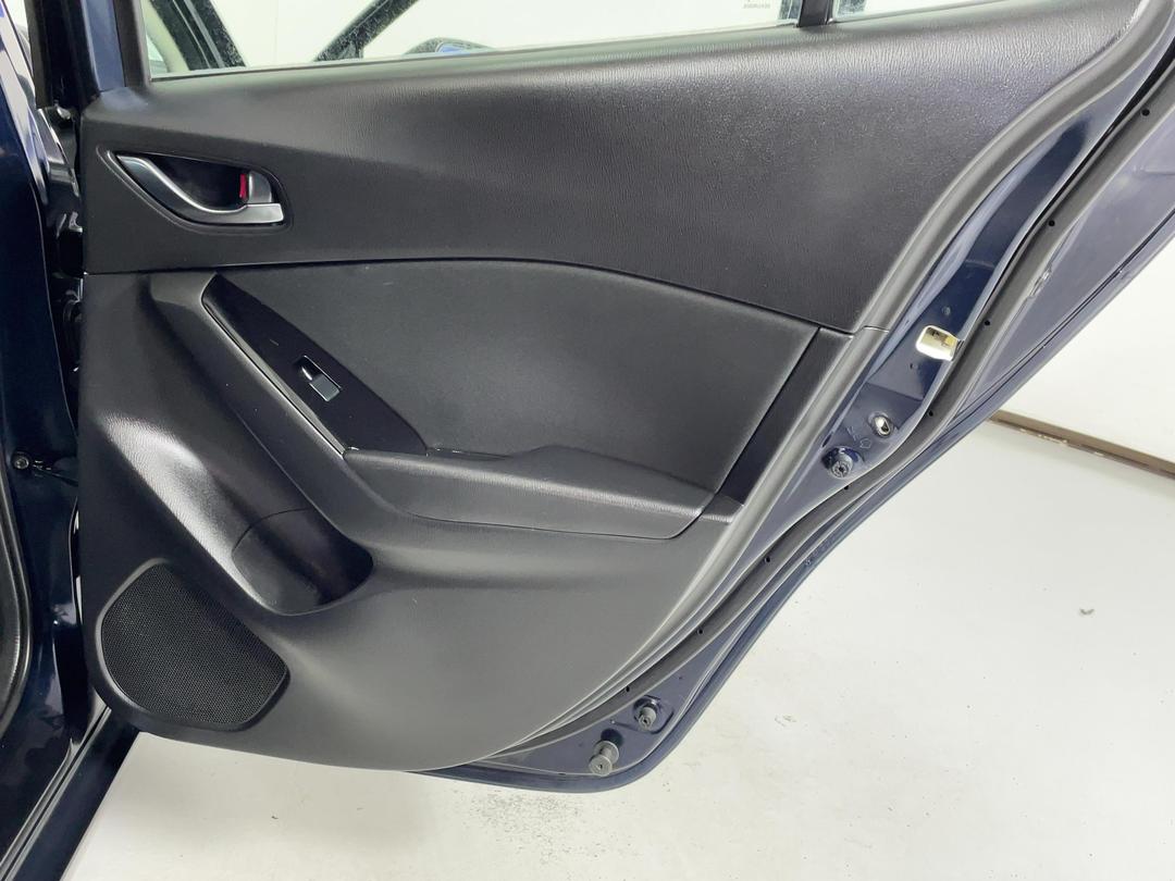 Photo '19' of Mazda Mazda3