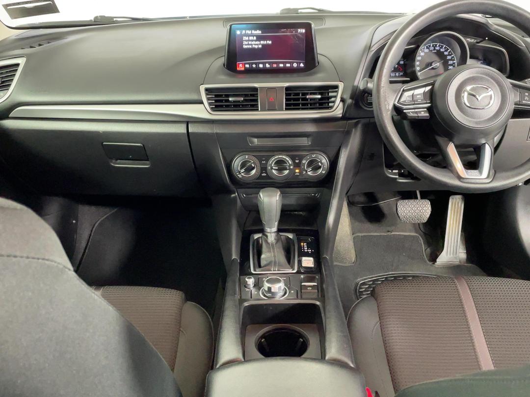 Photo '17' of Mazda Mazda3
