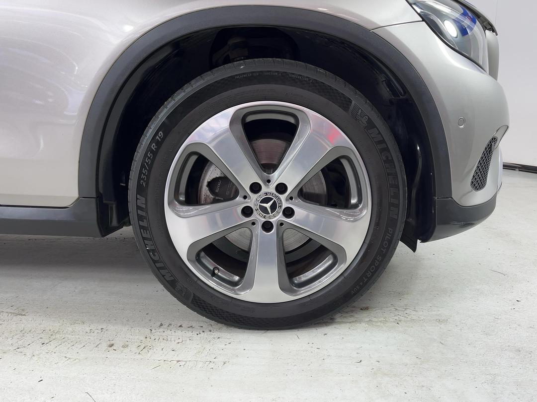 Photo '9' of Mercedes-Benz GLC