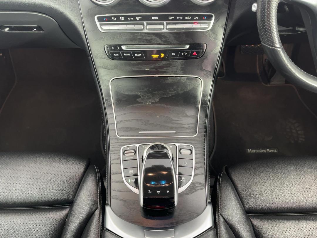 Photo '18' of Mercedes-Benz GLC