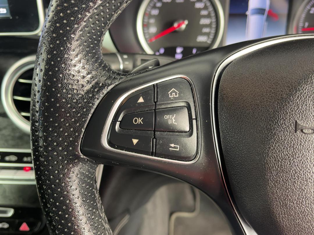 Photo '26' of Mercedes-Benz GLC