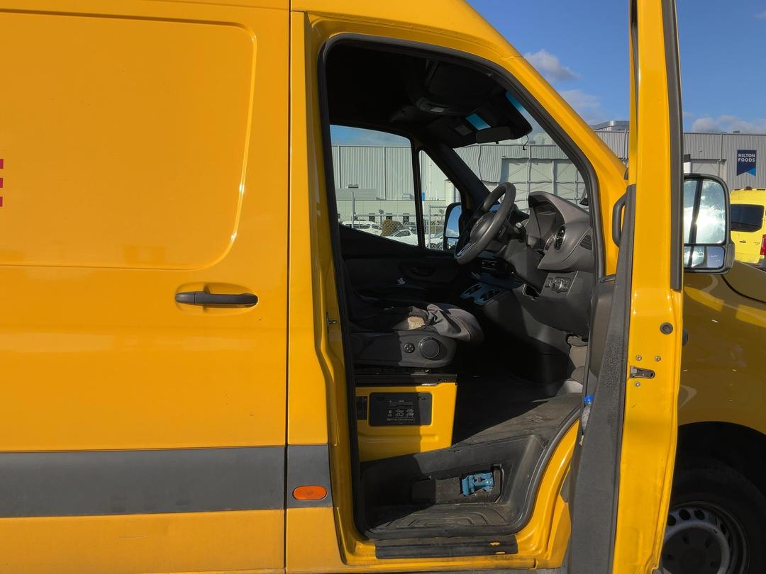 Photo '9' of Mercedes-Benz Sprinter 414 LWB VAN Photo '9' of Mercedes-Benz Sprinter 414 LWB VAN