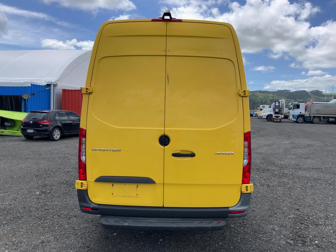 Photo '4' of Mercedes-Benz Sprinter 414 LWB VAN Photo '4' of Mercedes-Benz Sprinter 414 LWB VAN