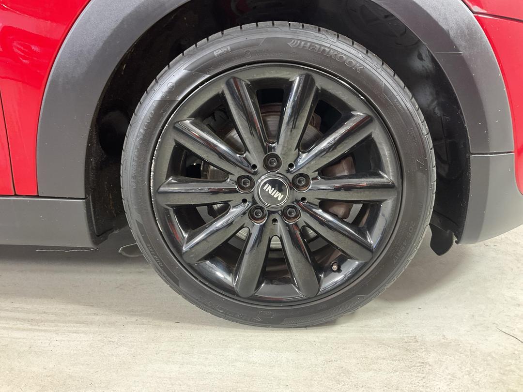 Photo '9' of Mini Hatch