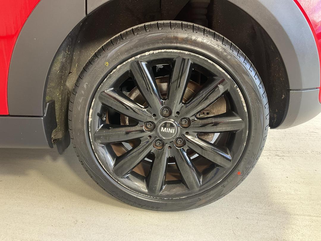 Photo '11' of Mini Hatch