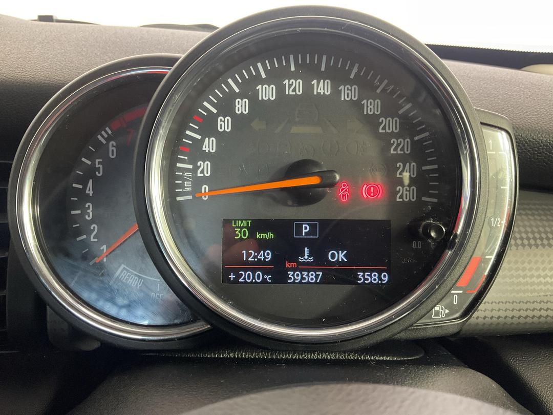 Photo '21' of Mini Hatch