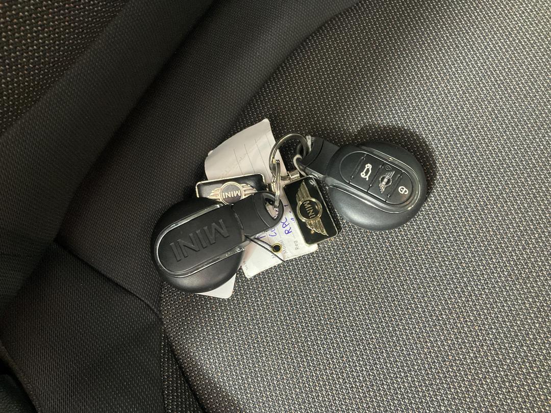 Photo '22' of Mini Hatch