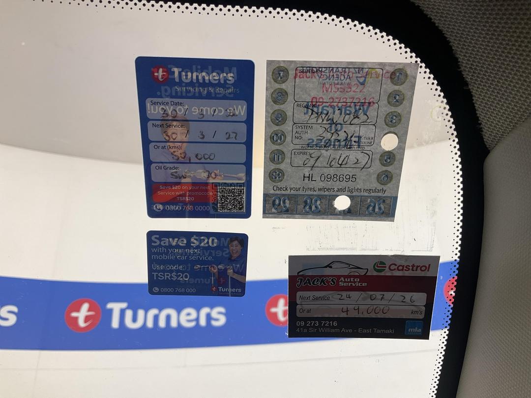 Photo '23' of Mini Hatch