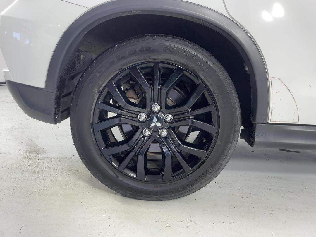 Photo '12' of Mitsubishi ASX