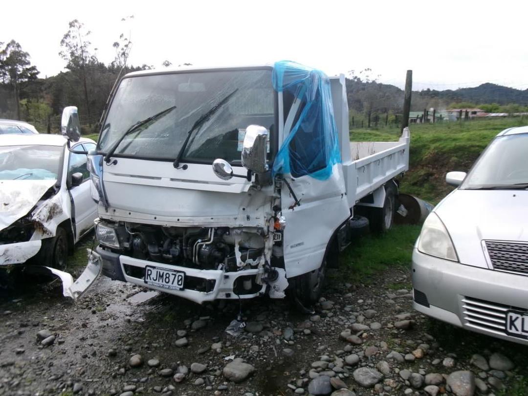 Photo '1' of Mitsubishi Canter Tipper