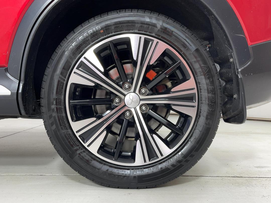 Photo '11' of Mitsubishi Eclipse Cross