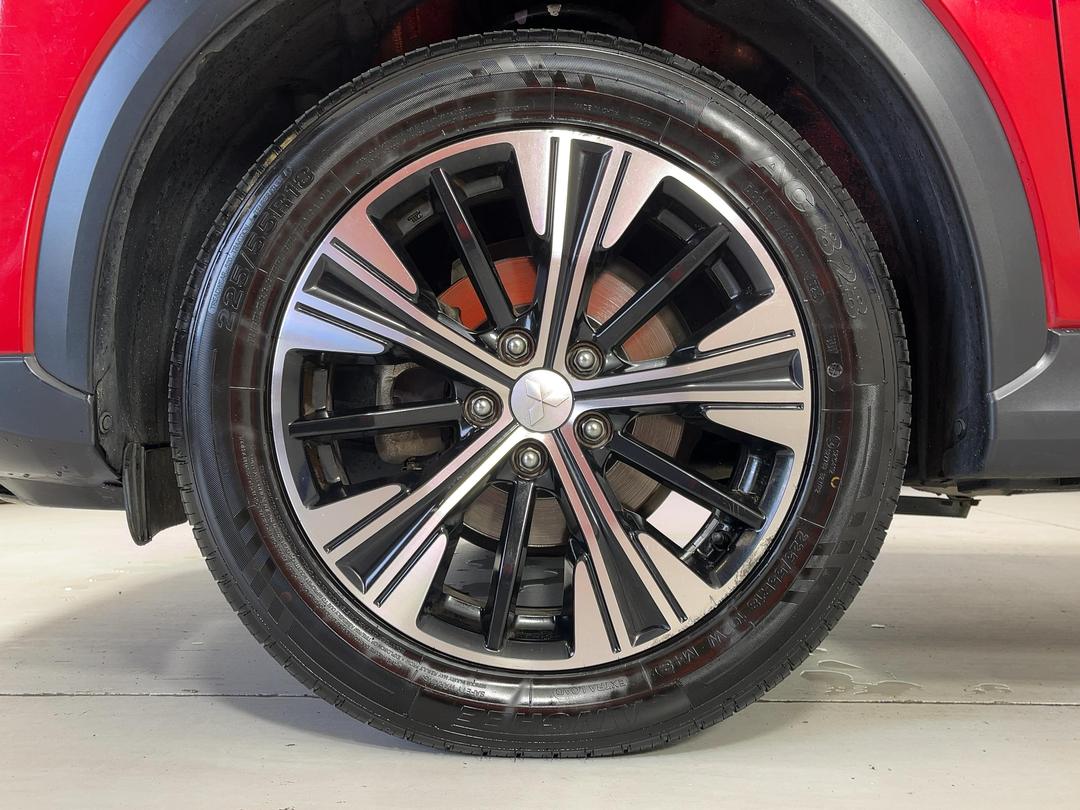 Photo '10' of Mitsubishi Eclipse Cross