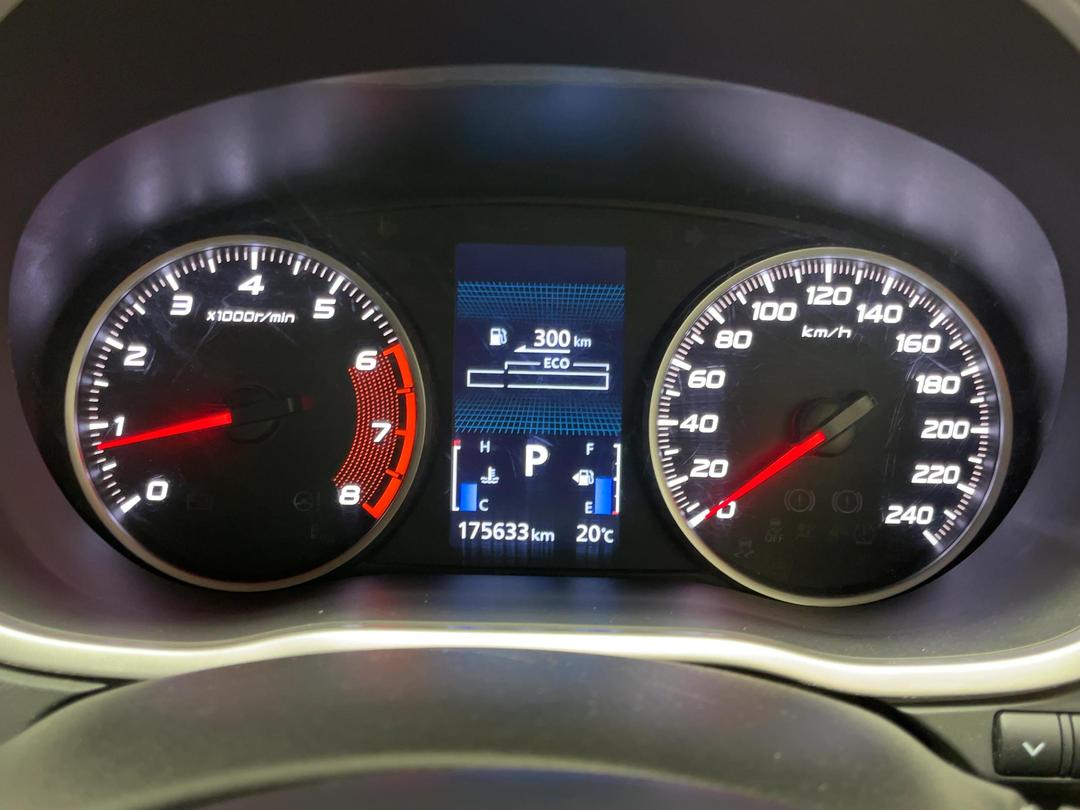 Photo '21' of Mitsubishi Eclipse Cross