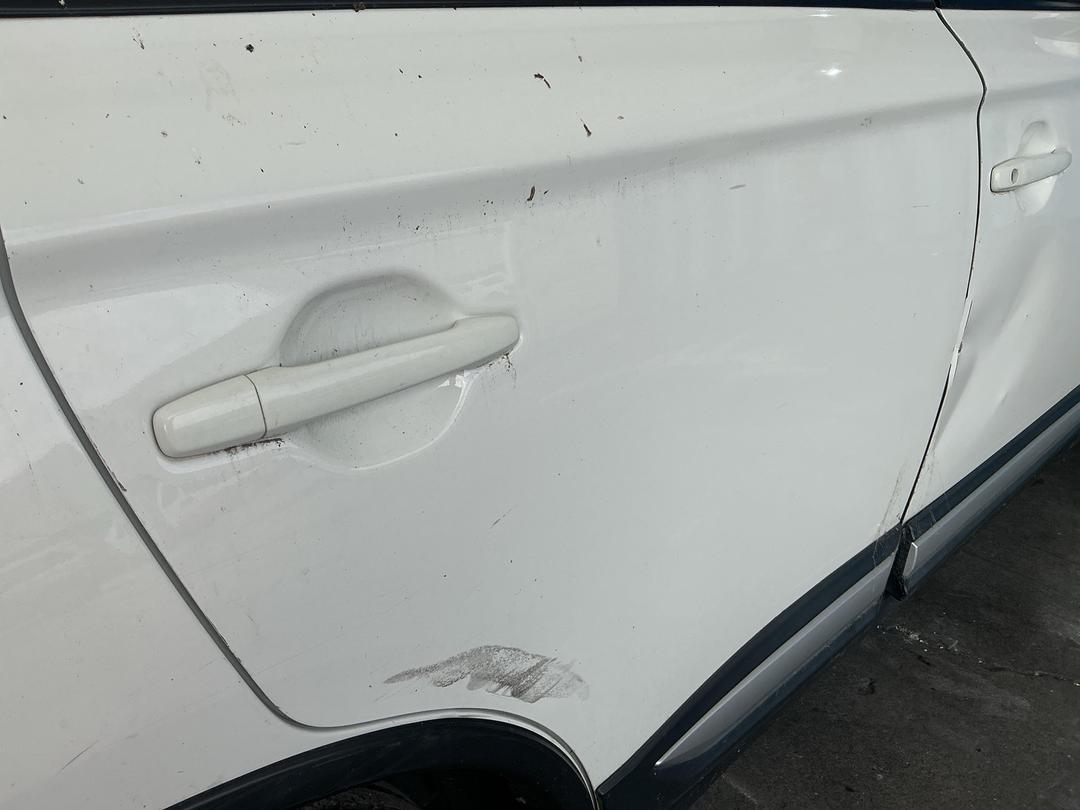 Photo '8' of Mitsubishi Outlander LS