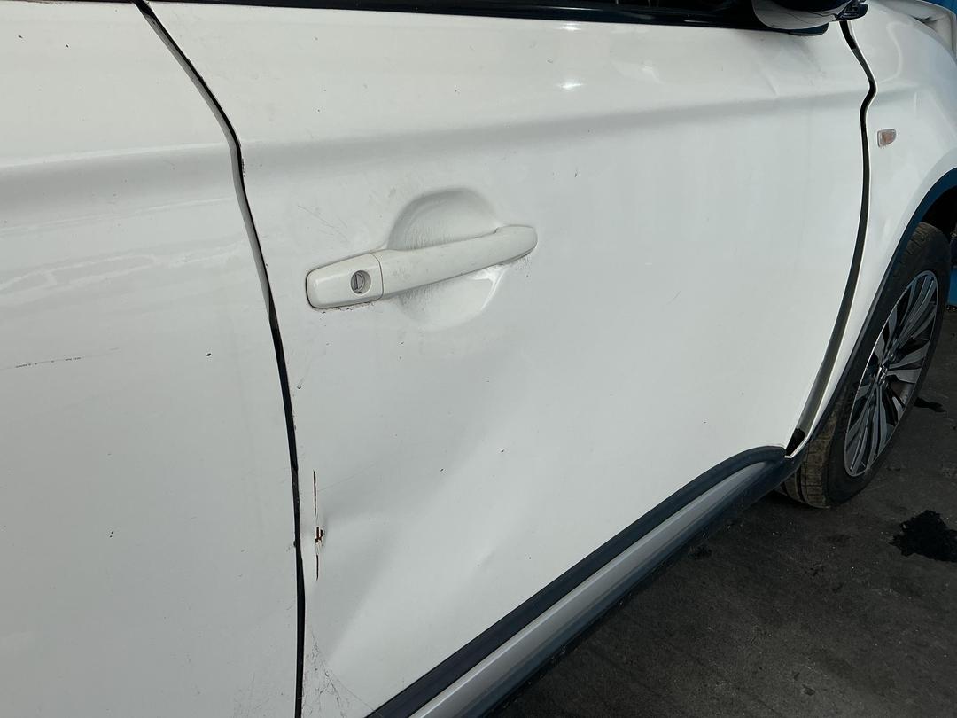 Photo '9' of Mitsubishi Outlander LS