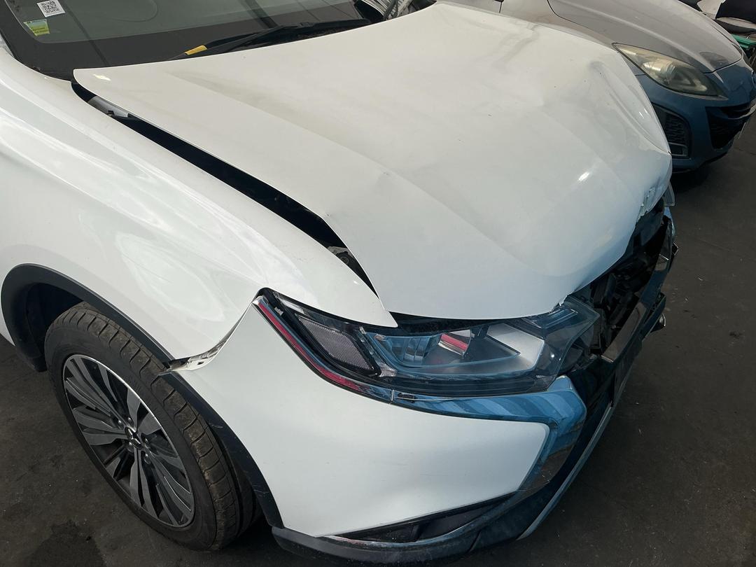 Photo '11' of Mitsubishi Outlander LS