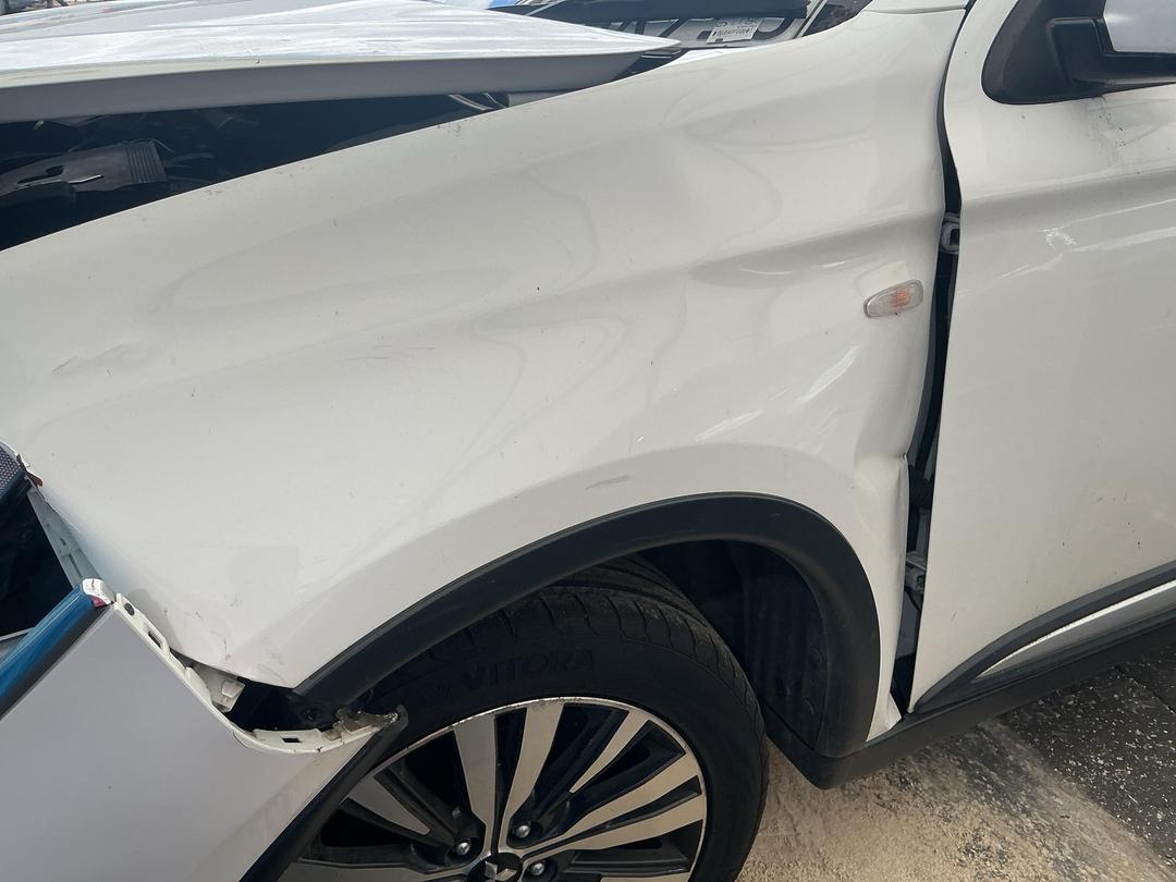 Photo '13' of Mitsubishi Outlander LS