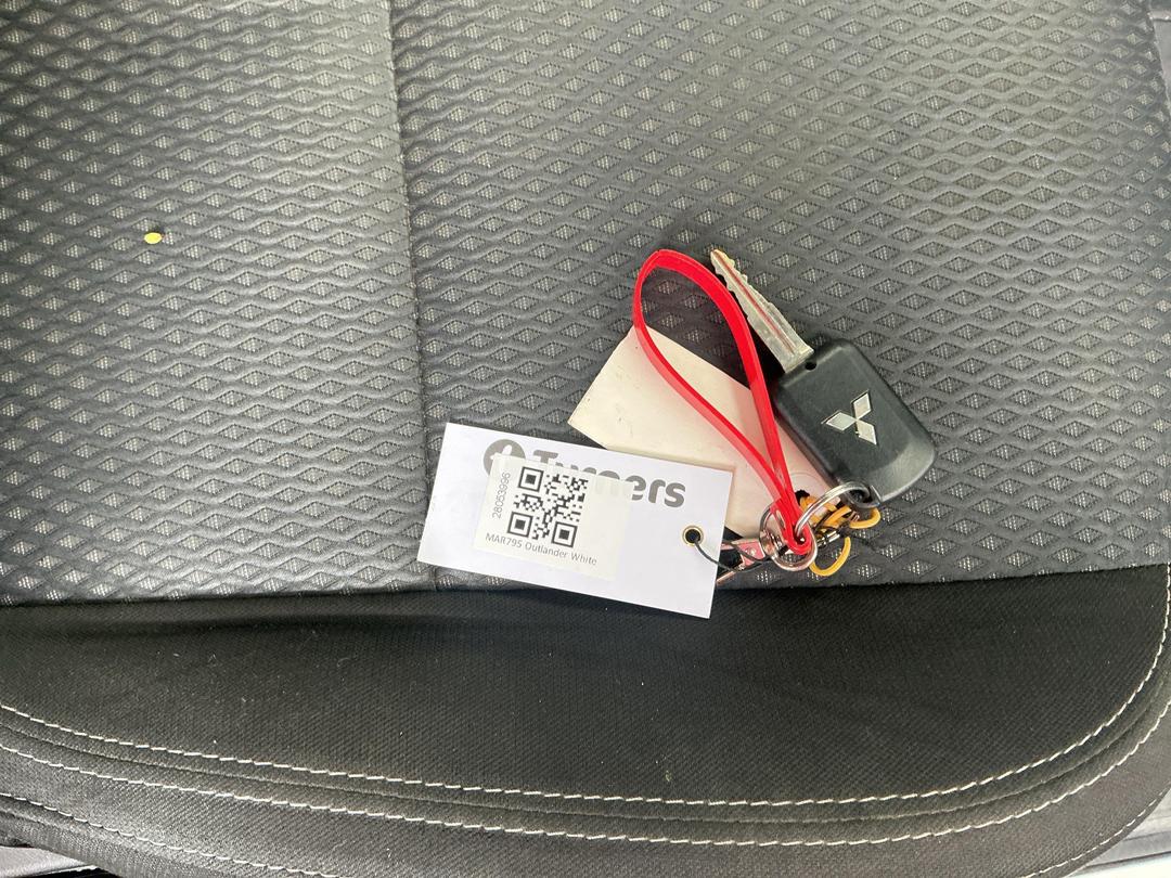 Photo '24' of Mitsubishi Outlander LS