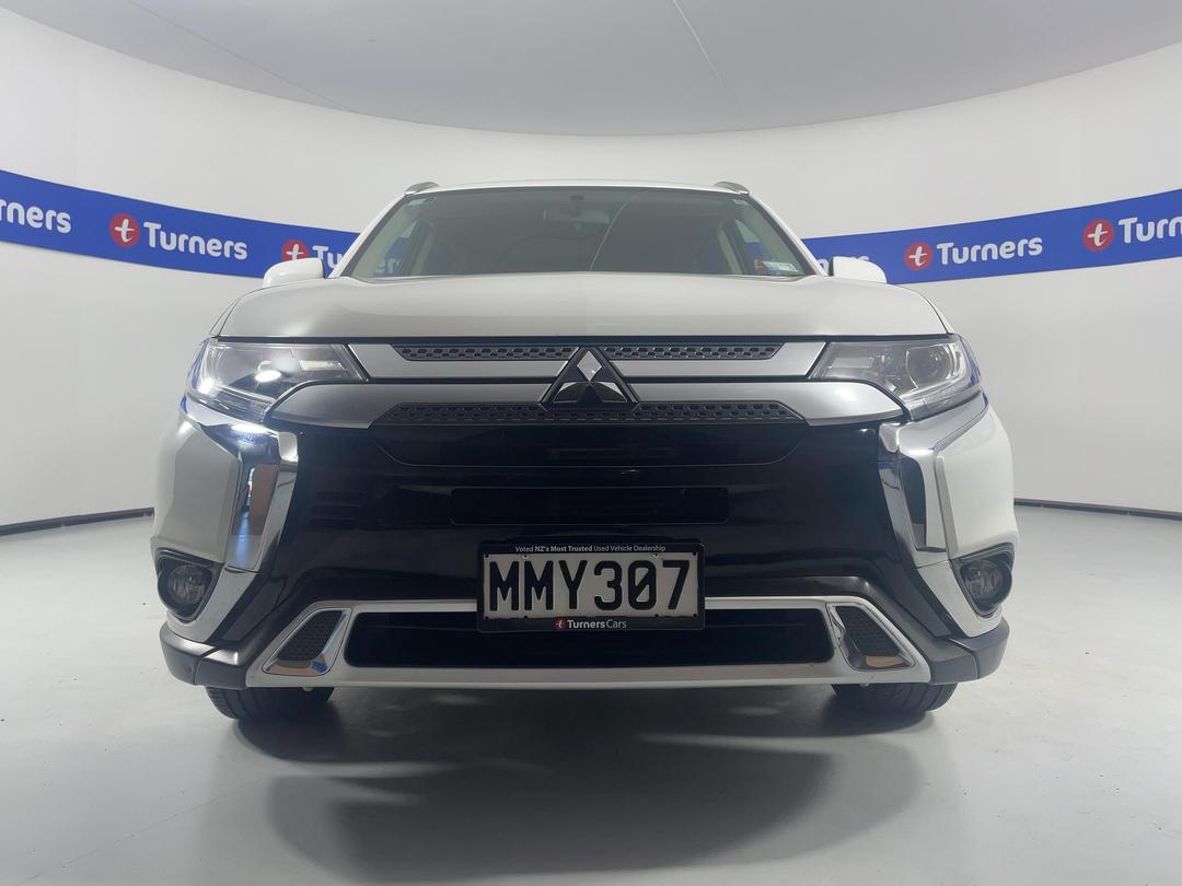 Photo '2' of Mitsubishi Outlander