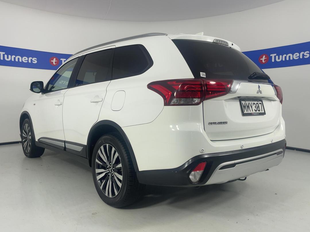 Photo '5' of Mitsubishi Outlander