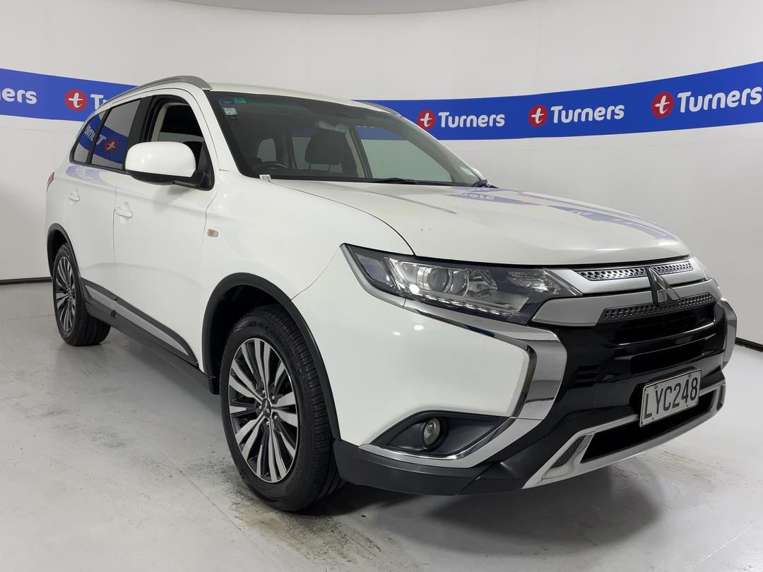 Photo '1' of Mitsubishi Outlander