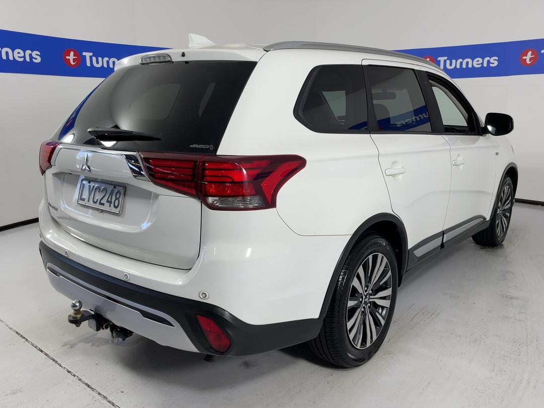 Photo '7' of Mitsubishi Outlander