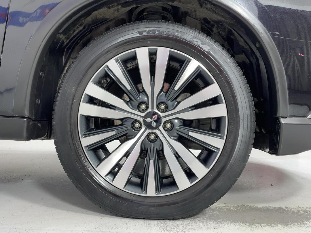 Photo '9' of Mitsubishi Outlander