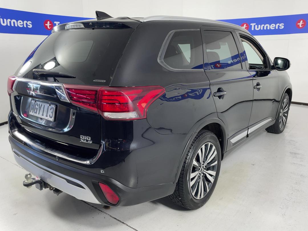 Photo '7' of Mitsubishi Outlander