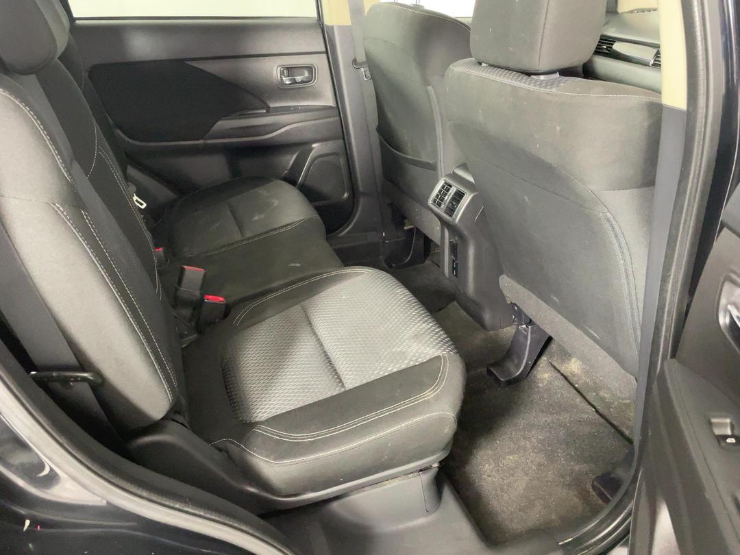 Photo '20' of Mitsubishi Outlander