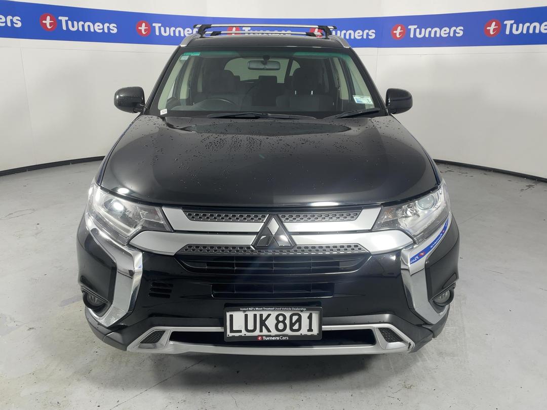 Photo '2' of Mitsubishi Outlander