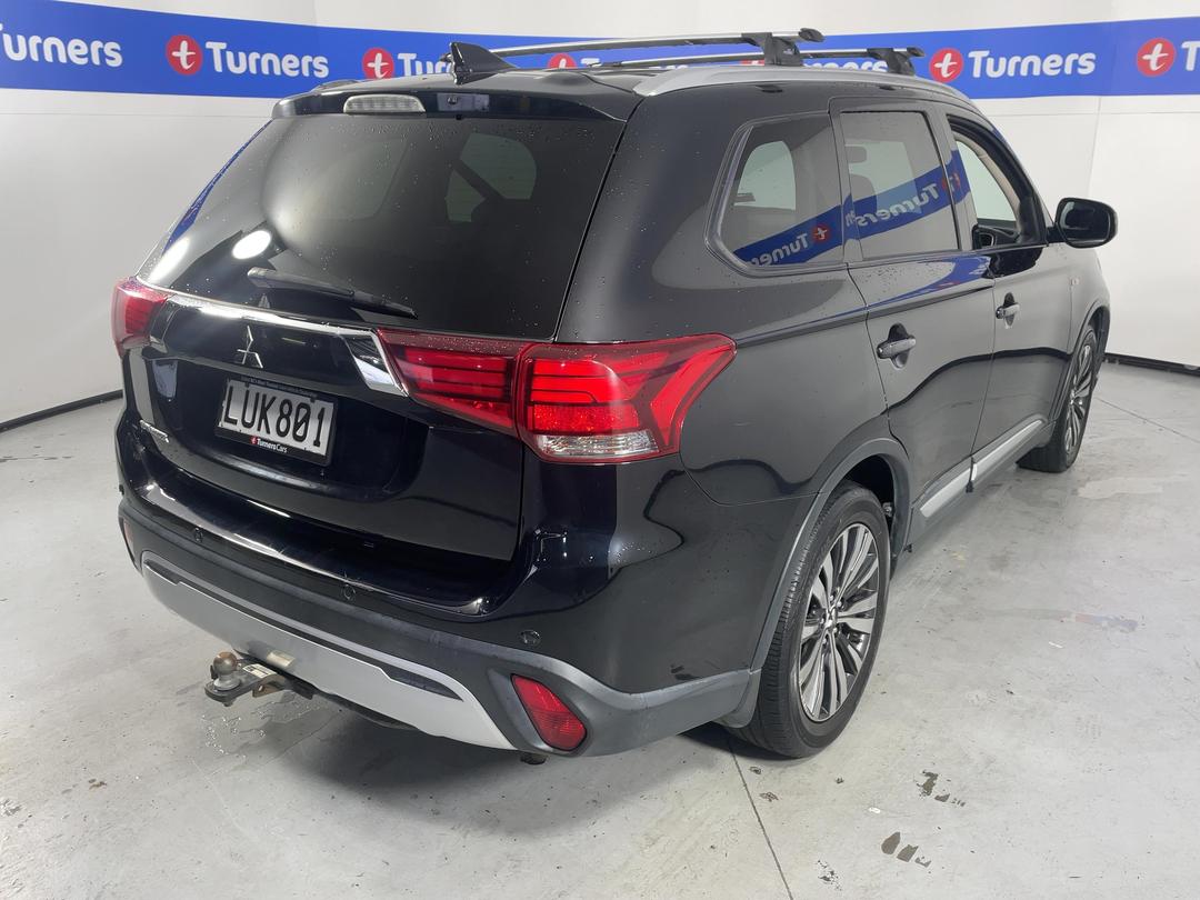 Photo '7' of Mitsubishi Outlander