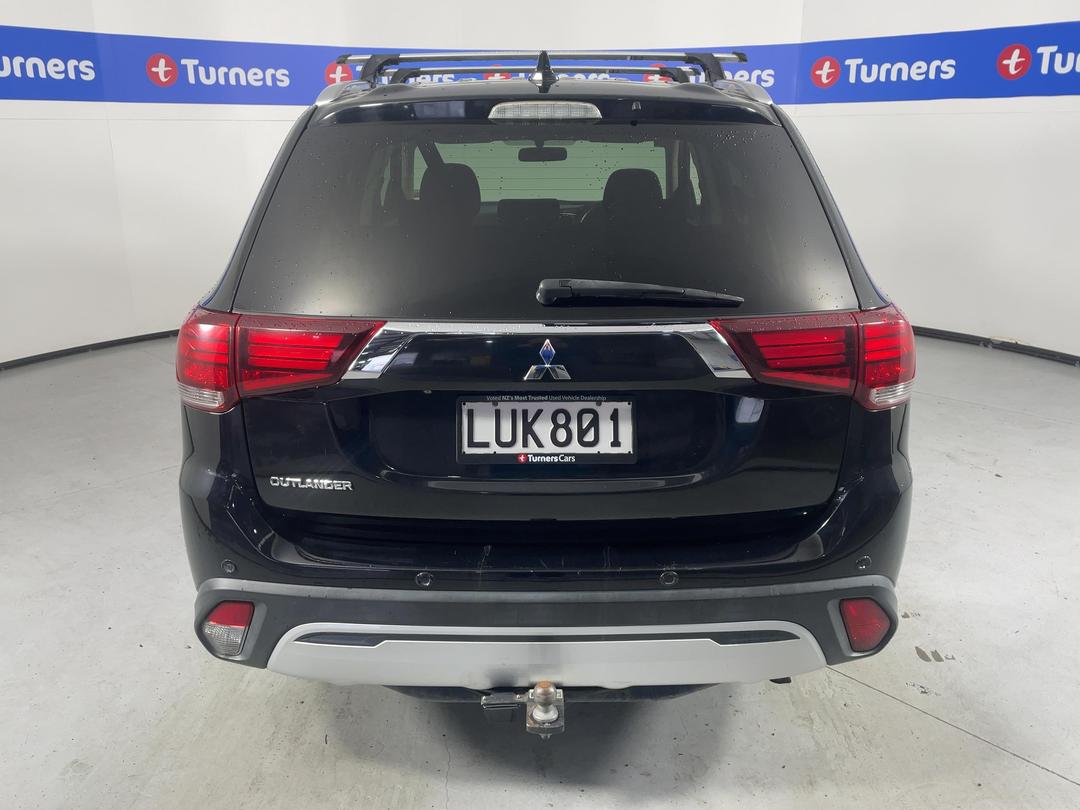Photo '6' of Mitsubishi Outlander