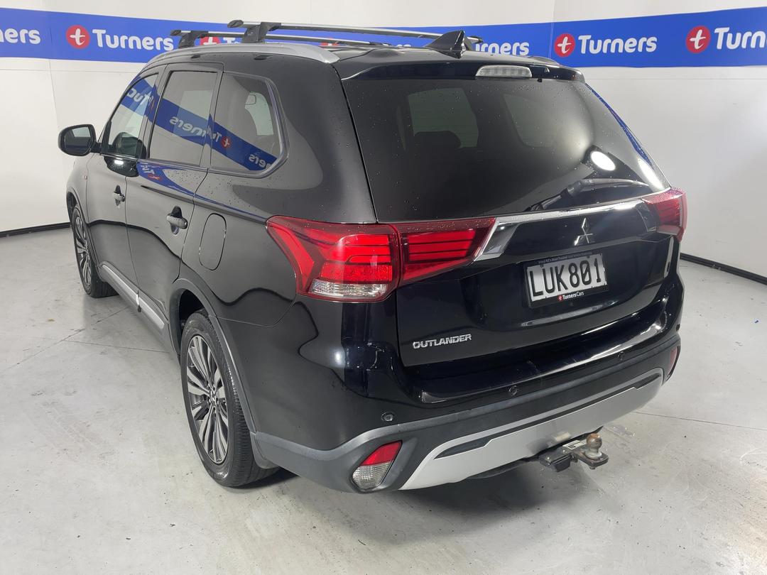 Photo '5' of Mitsubishi Outlander