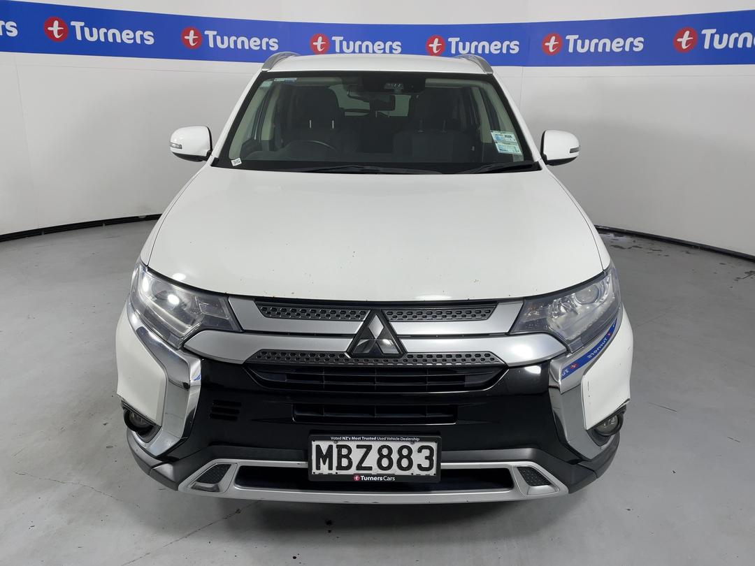 Photo '2' of Mitsubishi Outlander