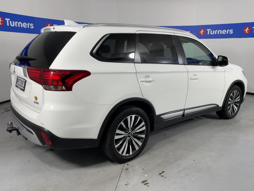 Photo '7' of Mitsubishi Outlander